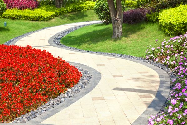 Cost of Garden Walkway Installation in Santa Maria