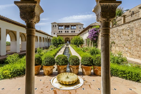 Cost of Courtyard Construction Service in Santa Maria